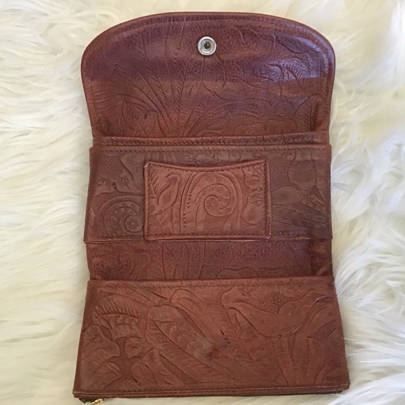 Appaloosa Trading Co. brown tooled leather wallet /sterling silver concho snap - Picture 4 of 6